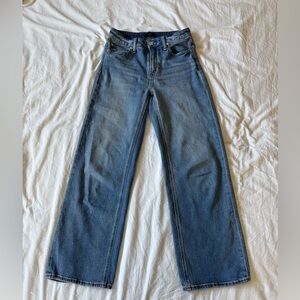 Quince Wide-Leg High-Rise Jeans in Medium Blue Denim